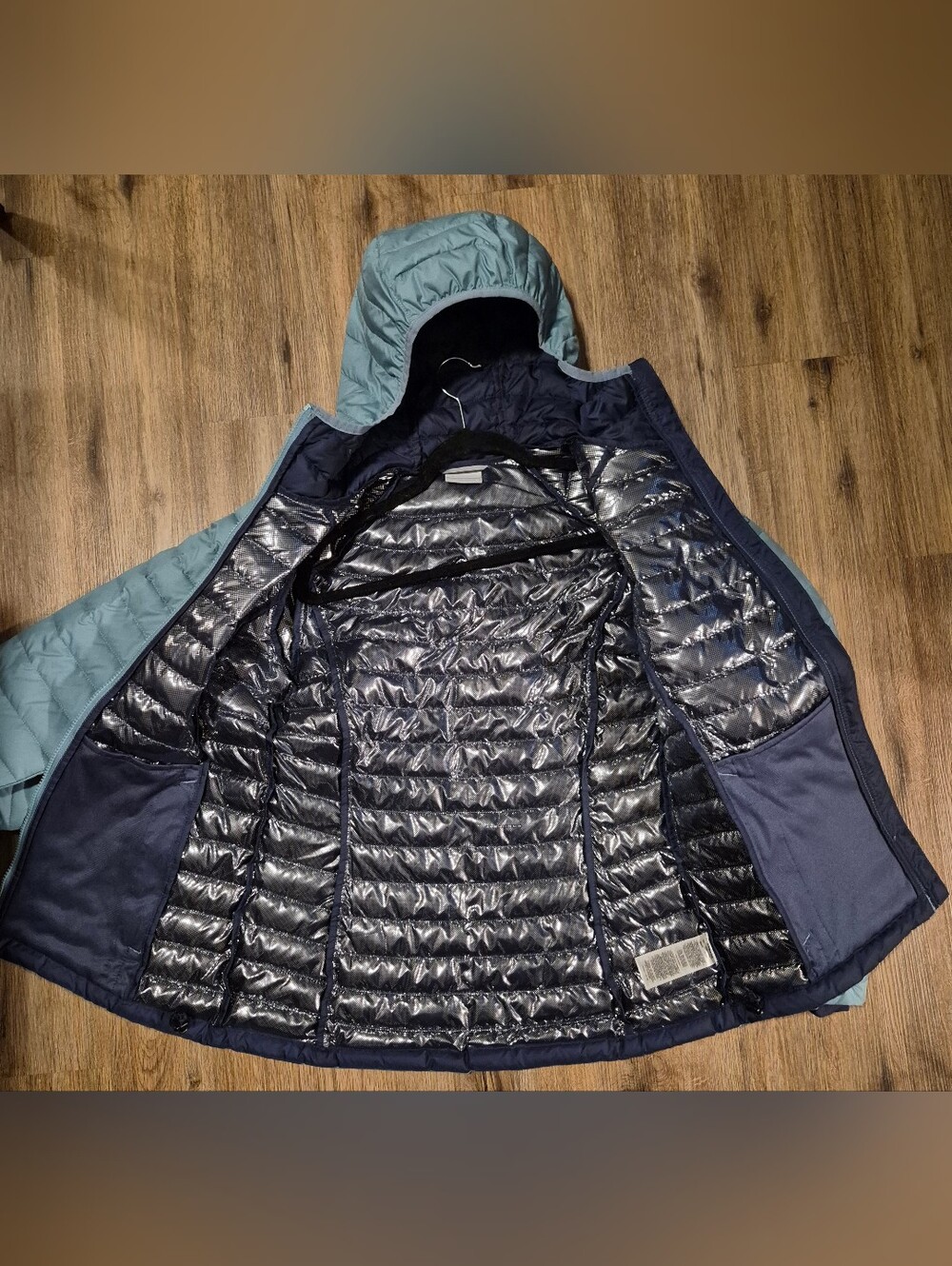 Columbia Women’s Hooded Quilted Puffer Jacket - Light Blue - Picture 5 of 9